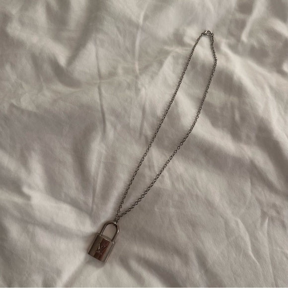 Louis Vuitton Silver Lock Vintage Necklace - Picture 2 of 4